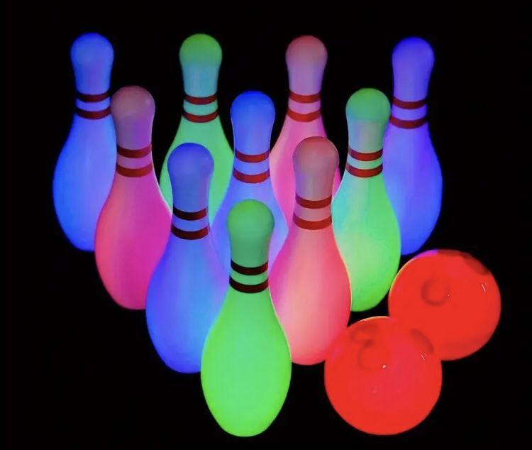 Brand New [Fun Bowling Set] 10 Bottles, 2 Balls Large Kids Plastic Light Up Bowling Set 