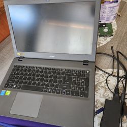Acer Aspire E5-573G Laptop