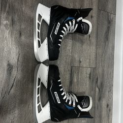 Bauer Vapor Volt Size 9
