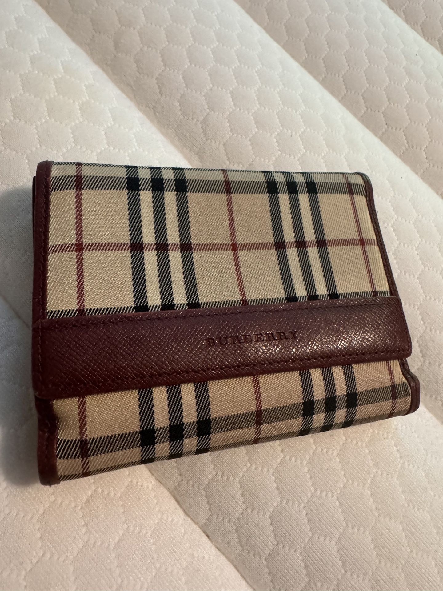 Authentic Burberry Unisex Leather Wallet