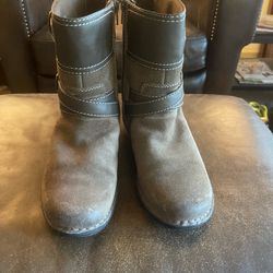 Women’s Clark boots