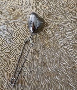 Heart shaped tea infuser