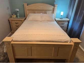 Nice Queen bedroom set