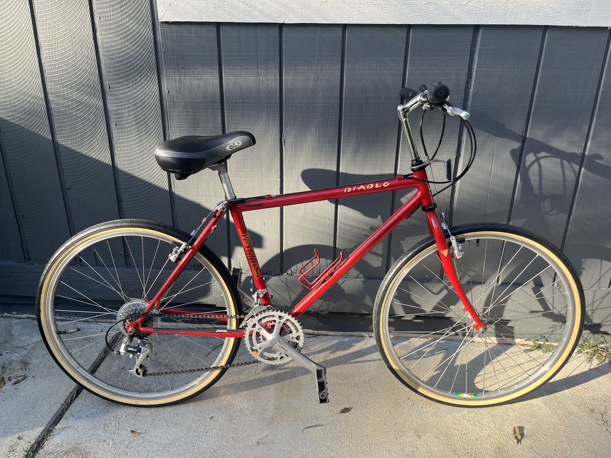 Men’s Jamis Hybrid