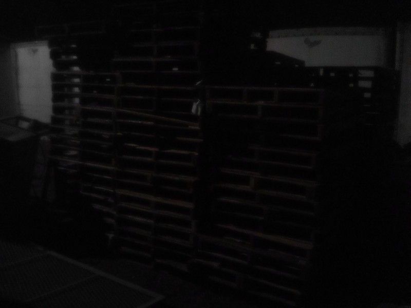 Good #2 Grade 40x48in "Grocery" or "Blonde" Pallets .  $2.50 Ea . 