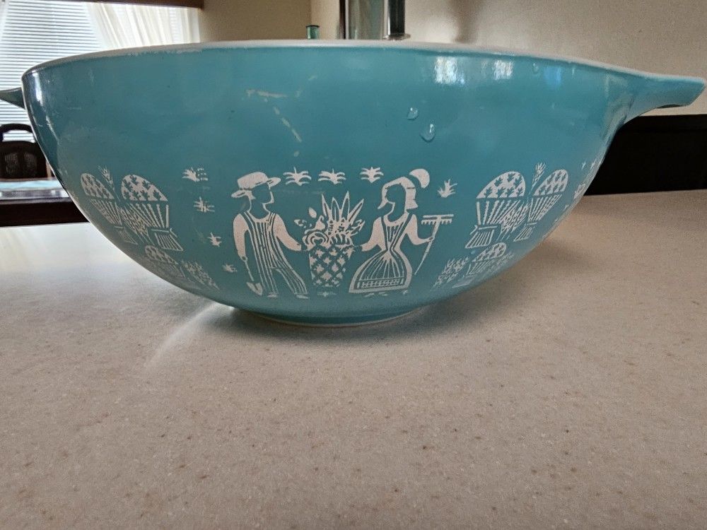 Vintage Pyrex Butterprint 444 Cinderella Mixing Bowl