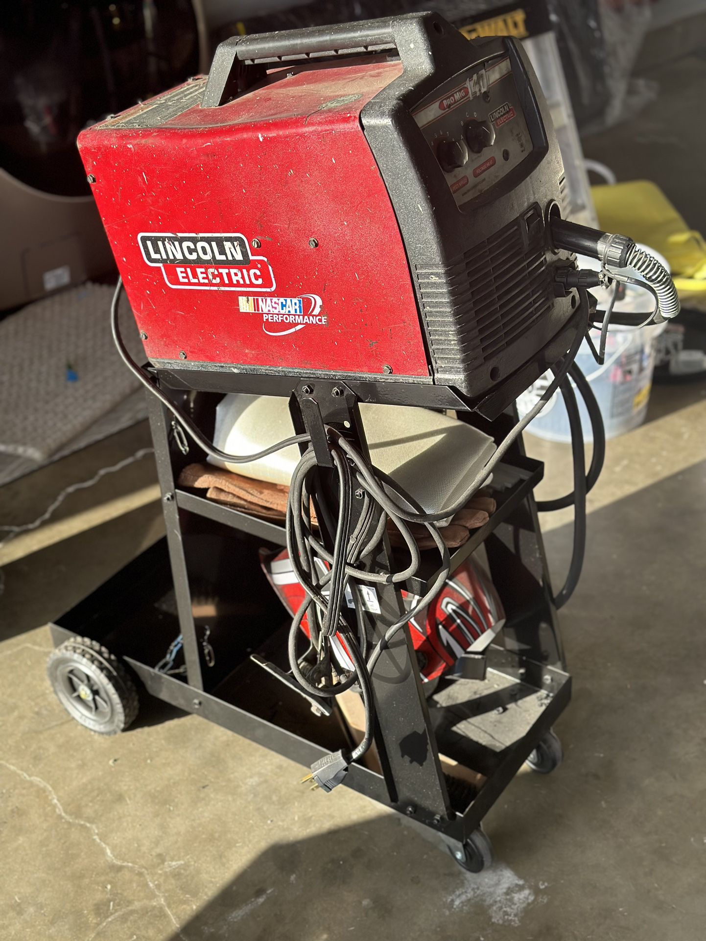 Lincoln Electric Pro mig 140 Welder 