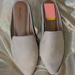Style & Co. NEW  tan Mules/Flats.  Sz 8