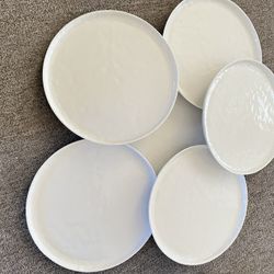 6 Elegant white Dishes Crate&Barrel Safe Microwave and Oven 