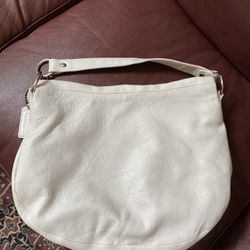 Beautiful Leather Coach Shoulder Bag, In Like New Condition $45