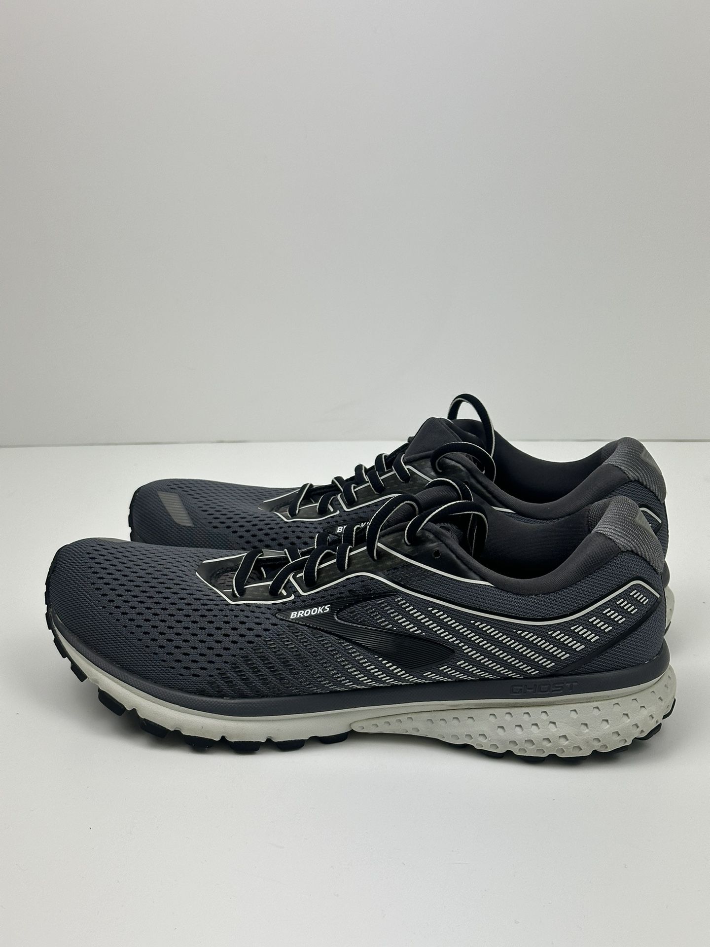 Brooks Men's Ghost 12 Neutral Running Shoe Size 10 Used Black/Gray