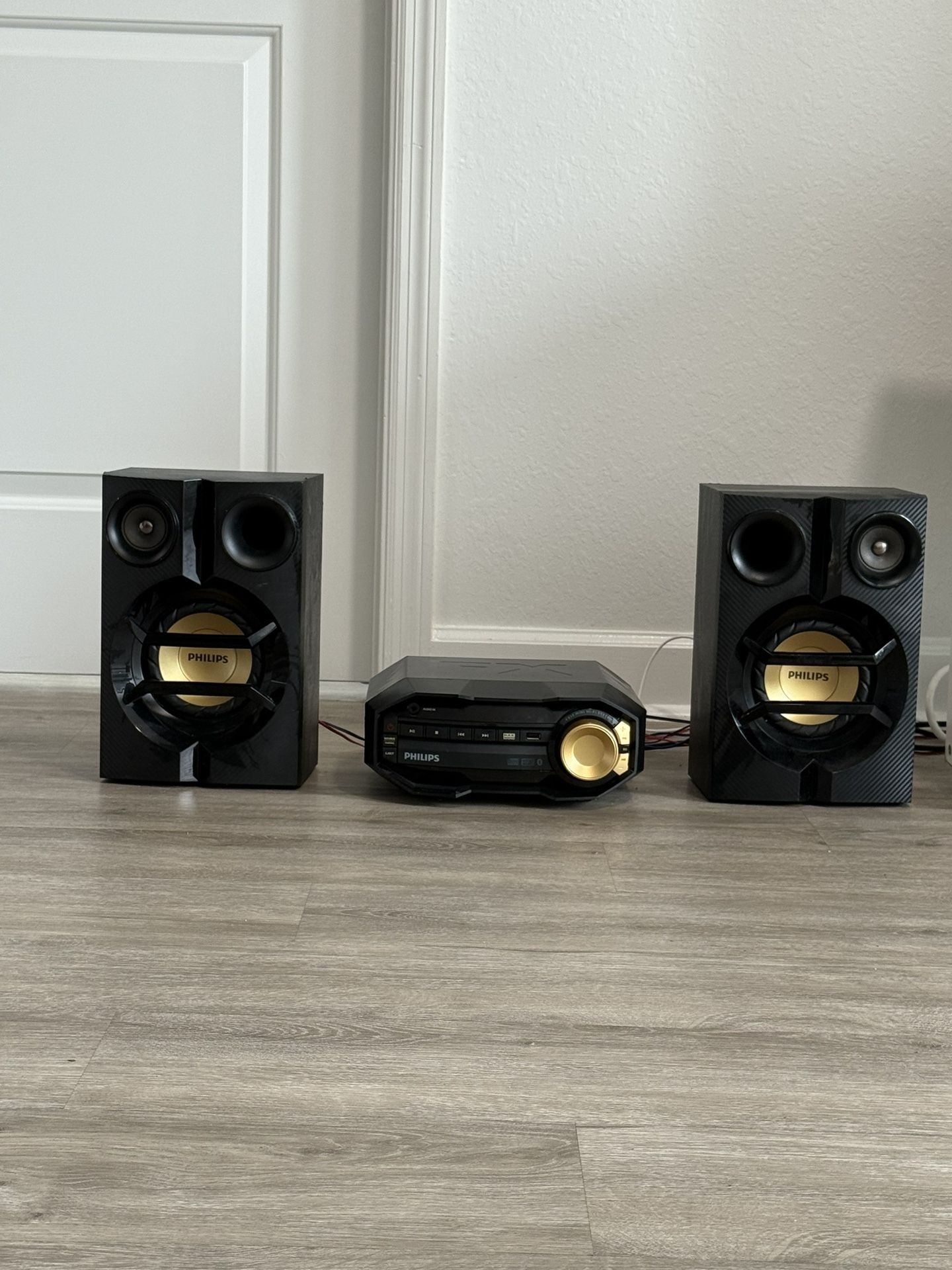 Sound System/ Equipo De Música