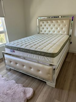 Queen Size Mattress Pillow Top New
