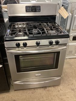 Frigidaire Gallery 30 in. 5 Burners 5 cu.ft. Freestanding Gas Stove with Self Cleaning