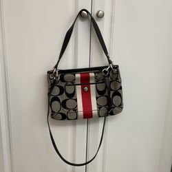 Crossbody and shoulder Coach bag