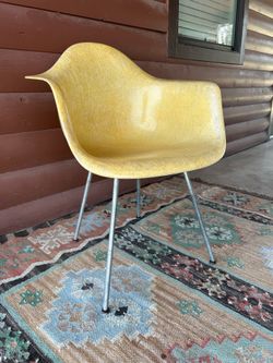 1950s Herman Miller 1st Gen Fiberglass Rope Edge Chair