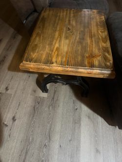 2 Side tables