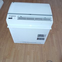 lG Window AC Unit.  15000 BTUs
