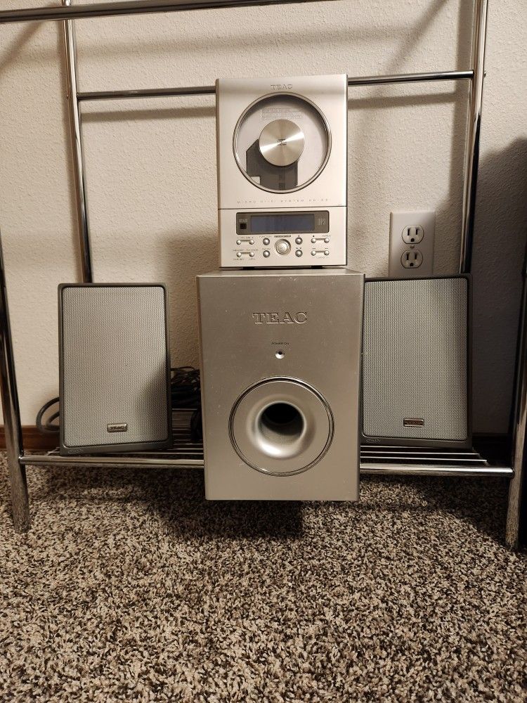 Teac Mini Cd Player/FM/AM radio.