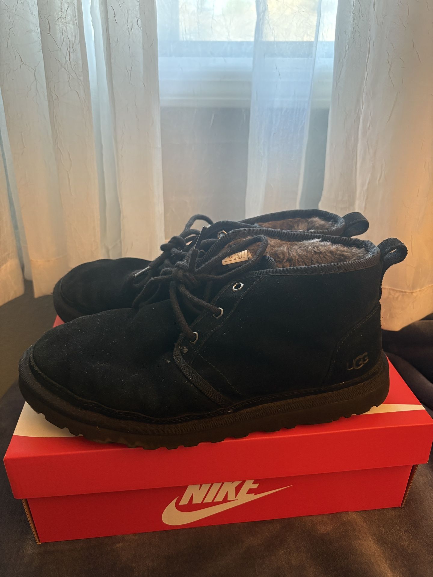 Black Uggs