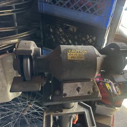  Grinder 