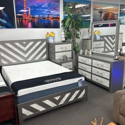 Bedroom Furniture Special😱Beautiful Two Tone White Marbel 5pc Bedroom Furniture Set Available Now Only $599✅