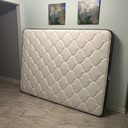 Qeen Mattress 