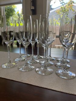 12 Modern Champagne Glasses
