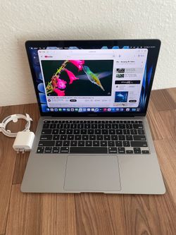 MacBook Air 13 (M1 chip / Latest OS 26 Tahoe) 8GB Memory Good Laptop (100% Battery )