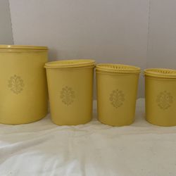 Vintage Tupperware Yellow Nesting Containers With Lids (4)