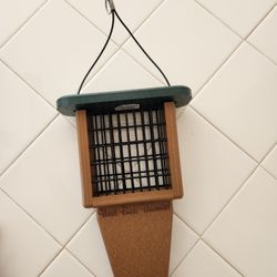 WBU Woodpecker Feeder - New