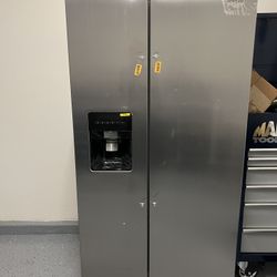 Whirlpool 36 Inch Wide Side By Side Refrigerator 
