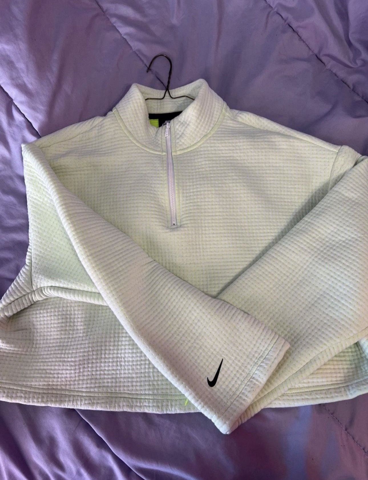 Women’s Nike long sleeve crop top