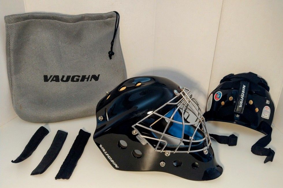 VAUGHN VM 9500 BLACK SENIOR PRO MEDIUM HOCKEY GOALIE MASK!!! RARE!!! GREAT CONDITION!!! π§π±π€ππ₯
π