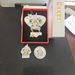 DISNEY 2006 LIMITED PIN With 2 BONUS 2006 PINS