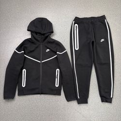 Nike tech