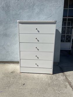 White 5 Drawer TallBoy Dresser