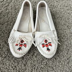Minnetonka Moccasins Womens Size 6 