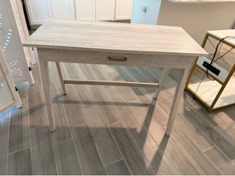 White washed wooded modern desk