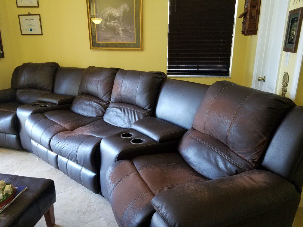 Sectional Sofa Grain Leather reclinable (2 chairs on sides) and Ottoman