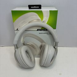 White Bose Headphone 