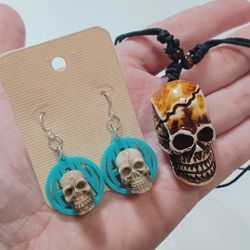 Skull Necklace And Earrings 