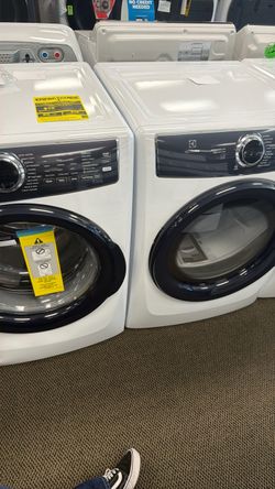 Electrolux-Washer/Dryer Set (Warranty Available)