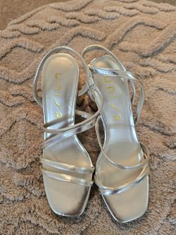 Women chunky heels