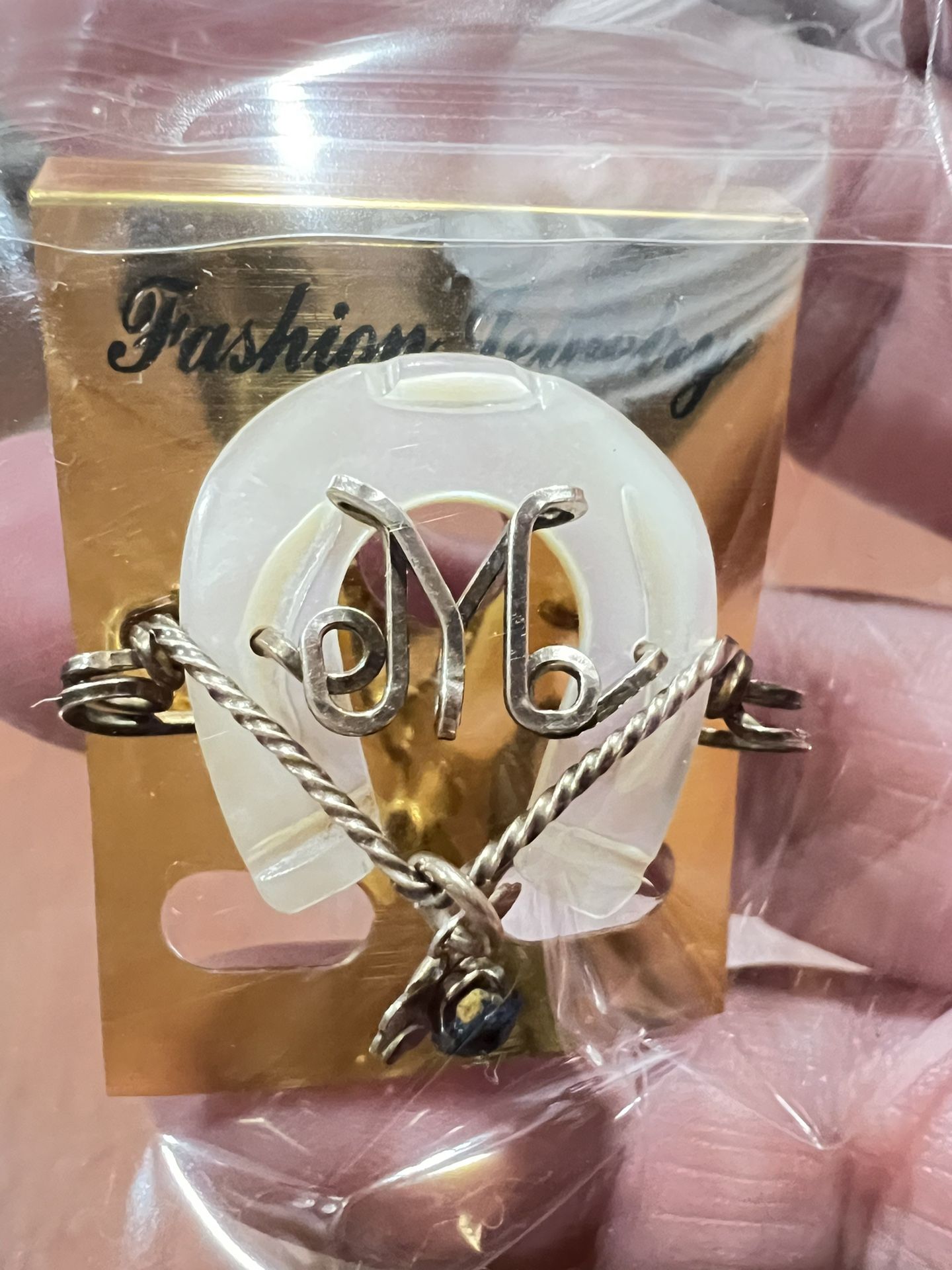 Vintage Gold Tone Brooch pin vintage !