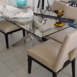 Dinning Table With Four Chairs