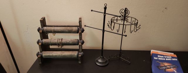 3 jewelry  stands