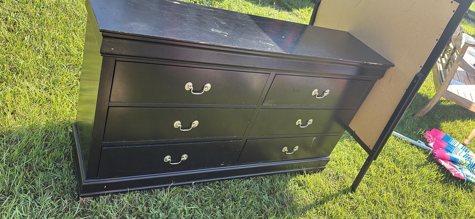 Dresser With Mirror