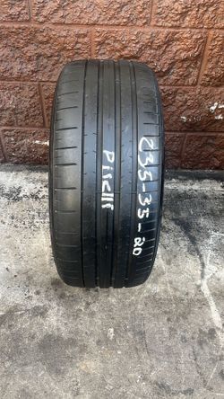 Tire 235 35 20
