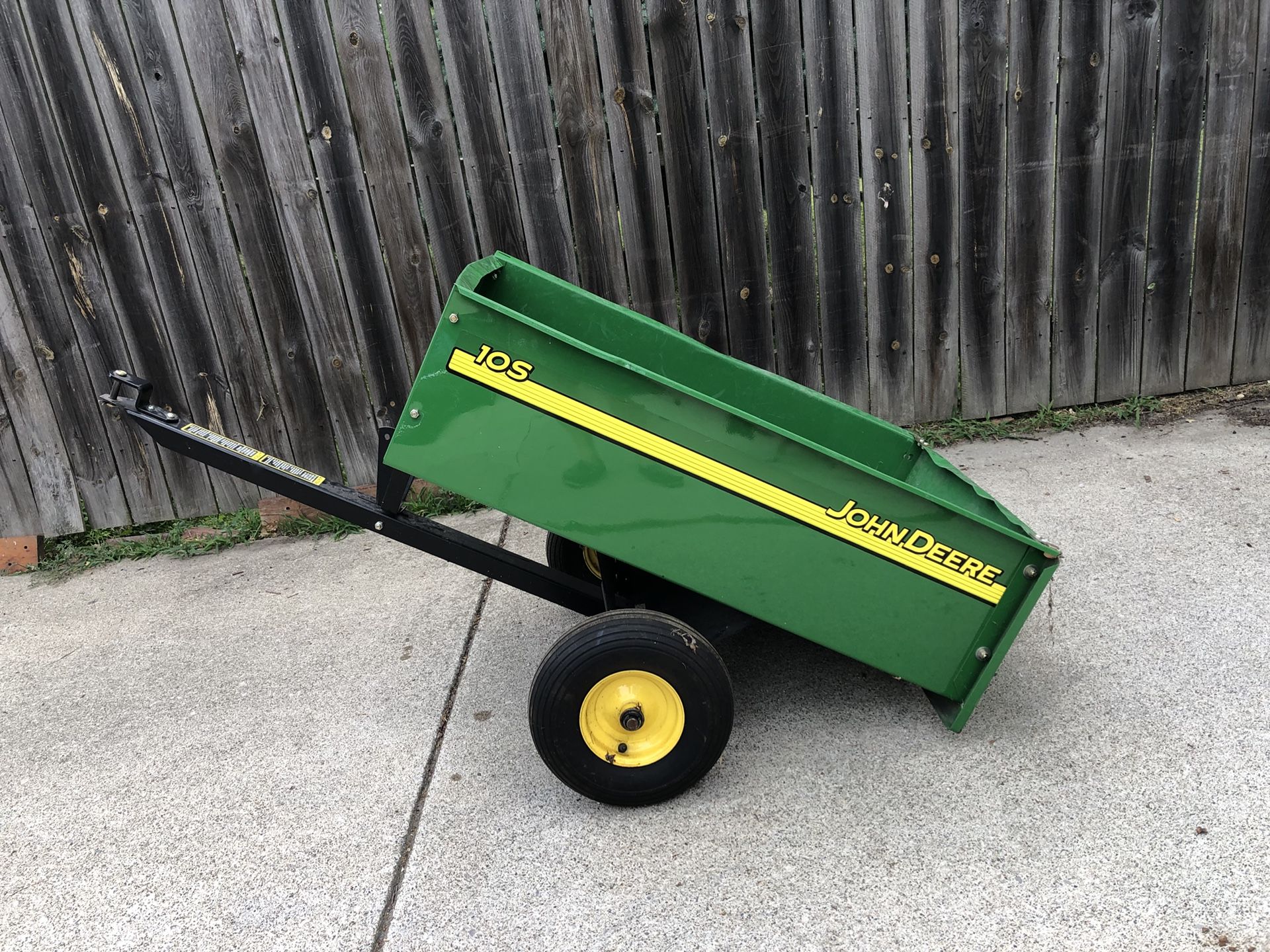 John Deere 10S utility cart